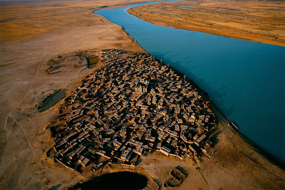 12-Desa-Tercantik-di-Dunia-gambar-pemandangan-desa-di-Mali