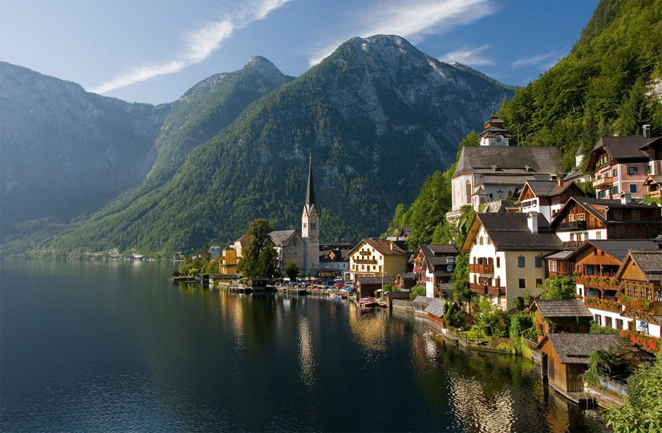 4-Desa-Tercantik-di-Dunia-gambar-pemandangan-desa-di-Austria