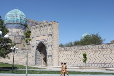 Masjid-Bibi-Khanym-di-Samarkand-Uzbekistan-1024x682