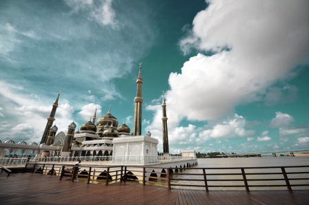 Masjid-Crystal-di-Kuala-Terengganu-Malaysia