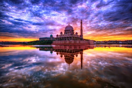 Masjid-Putra-di-Putrajaya-Malaysia